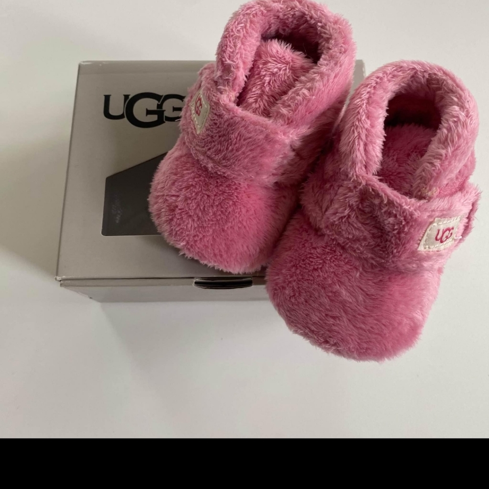 Ugg bixbie size 1